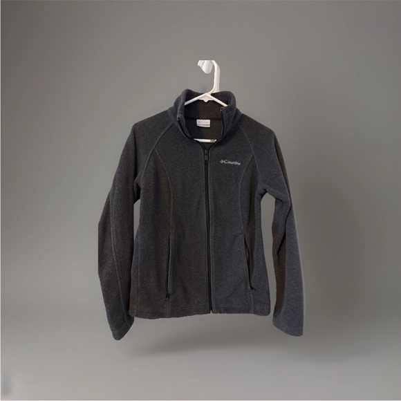 Columbia Sweaters - Columbia women’s small Dark Gray Fleece Jacket